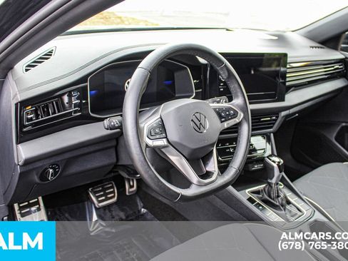 Used 2025 Volkswagen Jetta Sport FWD image 21