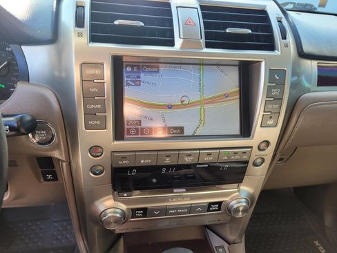 Used 2019 Lexus GX 460 Luxury AWD/4WD image 25