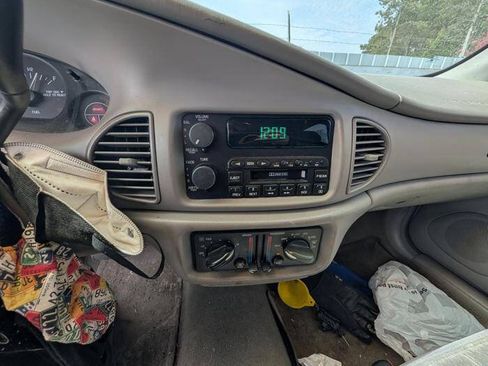 Used 2001 Buick Century Custom w/ Premium Pkg FWD image 36