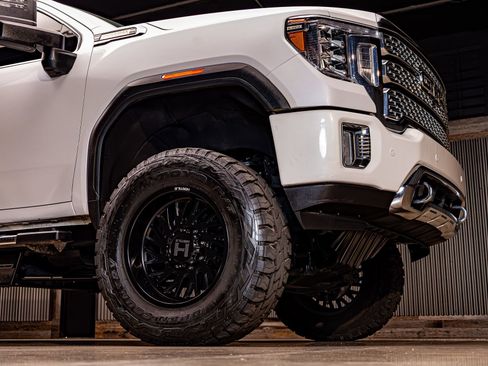 Used 2022 GMC Sierra 3500 Denali w/ Denali Ultimate Package image 11