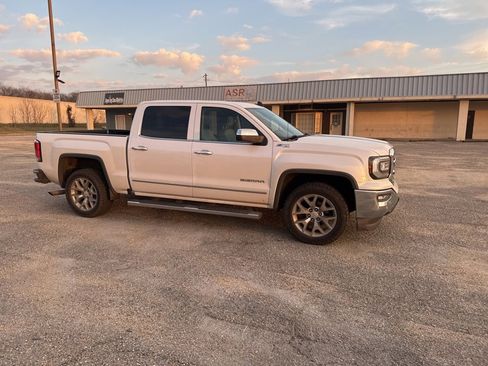 Used 2018 GMC Sierra 1500 SLT image 16