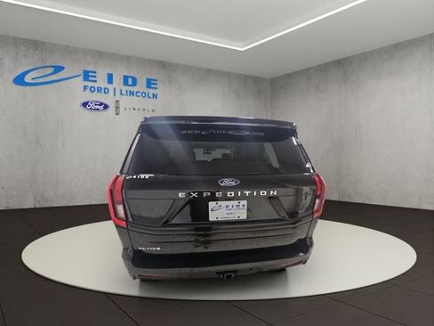 New 2026 Ford Expedition Active image 6