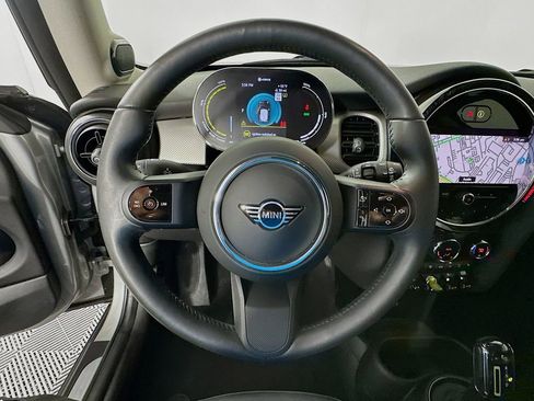 Certified 2024 MINI Cooper SE image 11