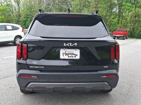 Certified 2023 Kia Sorento S AWD/4WD image 5