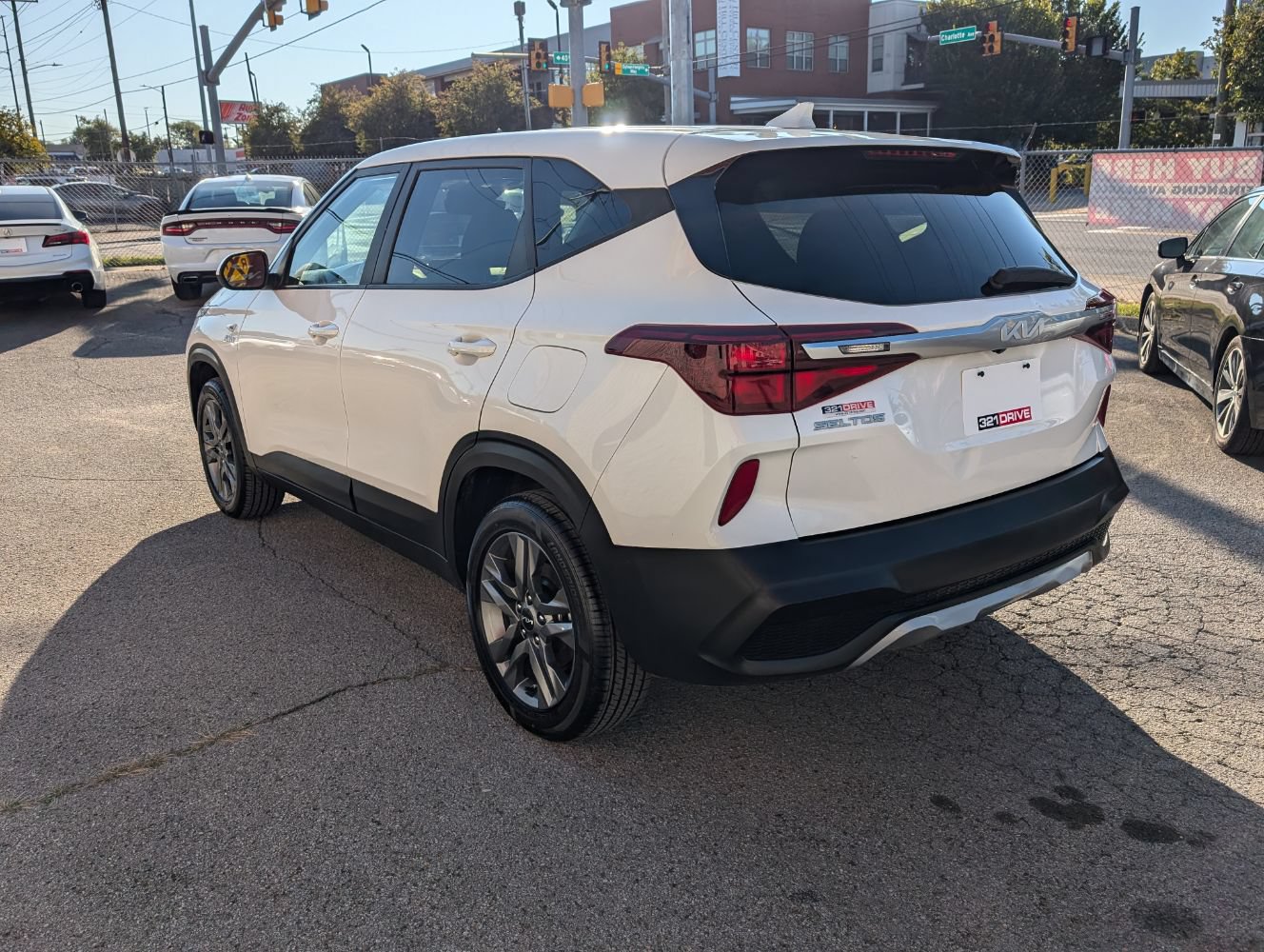 Used 2023 Kia Seltos LX AWD/4WD image 8