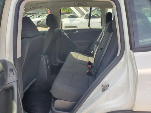 Used 2015 Volkswagen Tiguan S image 14