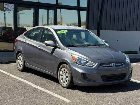 Used 2015 Hyundai Accent GLS FWD image 11