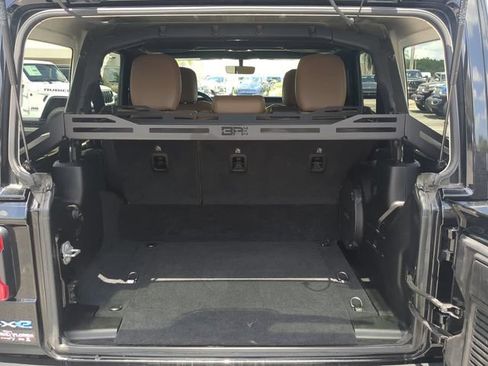 Used 2022 Jeep Wrangler Unlimited Sahara AWD/4WD image 14