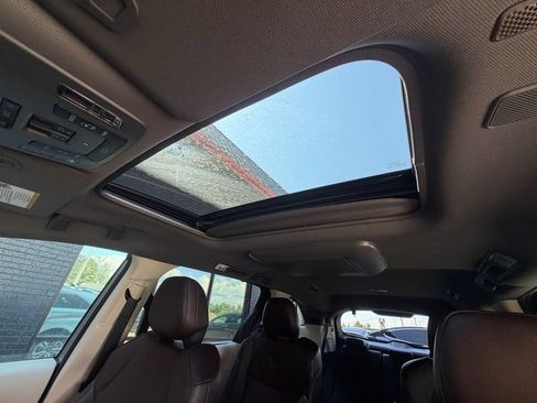 Used 2023 Toyota Sienna Platinum AWD/4WD image 40