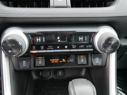 Certified 2022 Toyota RAV4 XLE image 20