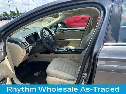 Used 2015 Ford Fusion SE FWD image 11