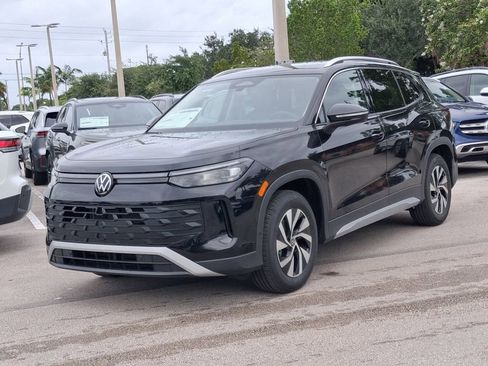 New 2026 Volkswagen Tiguan S FWD image 3