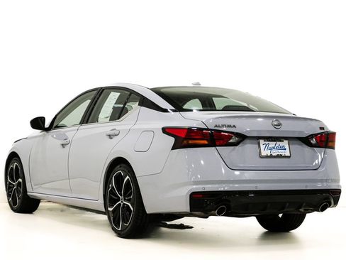 Used 2024 Nissan Altima 2.5 SR FWD image 8