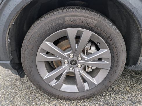 Used 2023 Ford Explorer XLT w/ Equipment Group 202A AWD/4WD image 11