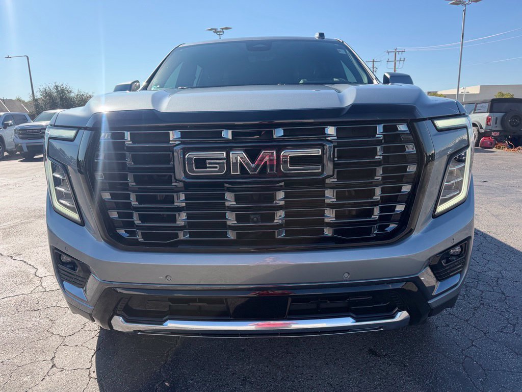 Used 2025 GMC Yukon XL Denali Ultimate AWD/4WD image 8