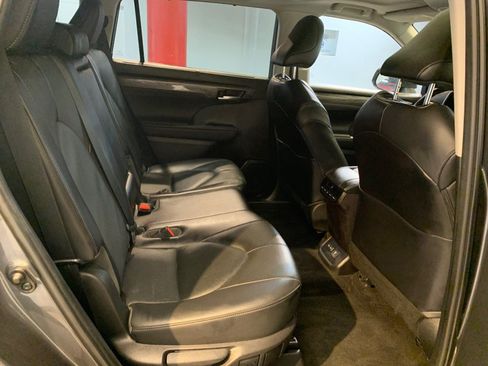 Used 2023 Toyota Highlander Limited AWD/4WD image 59