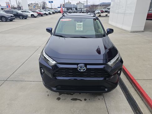 Certified 2022 Toyota RAV4 XLE Premium image 12