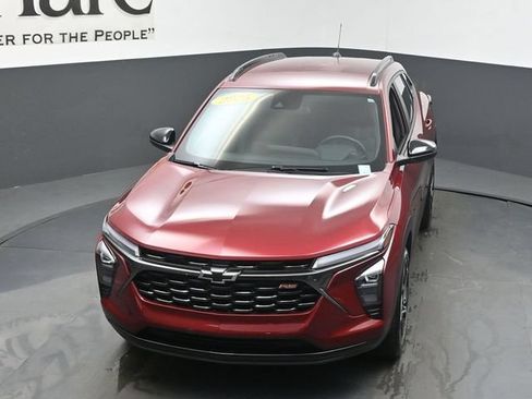 Used 2025 Chevrolet Trax RS FWD image 50