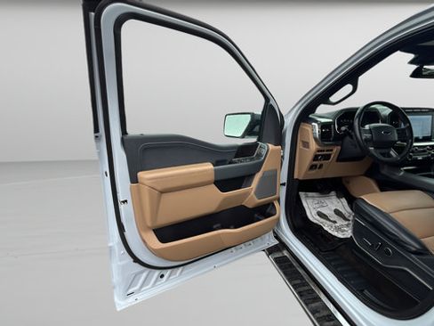 Used 2022 Ford F150 Lariat w/ Equipment Group 502A High AWD/4WD image 9