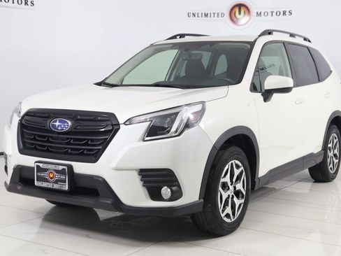 Used 2023 Subaru Forester Premium image 5