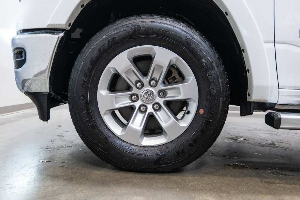 Used 2022 RAM 1500 Laramie AWD/4WD image 12