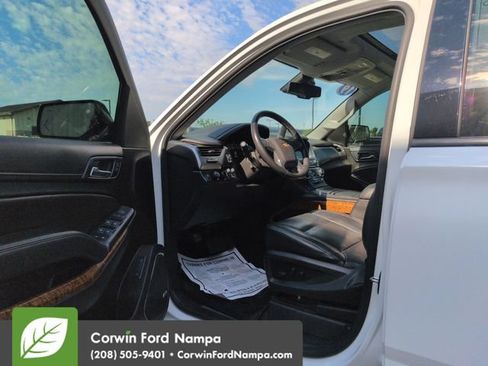 Used 2019 Chevrolet Suburban Premier w/ RST Edition AWD/4WD image 9