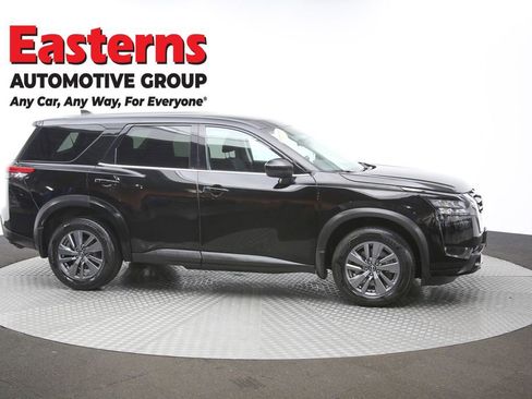 Used 2024 Nissan Pathfinder S image 46