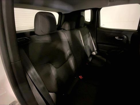 Used 2023 Jeep Renegade Latitude AWD/4WD image 23