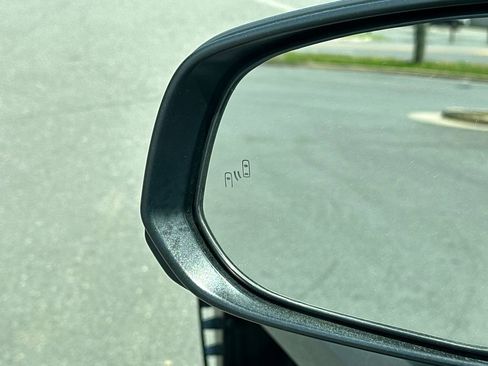 Used 2025 Toyota Tacoma SR5 image 15