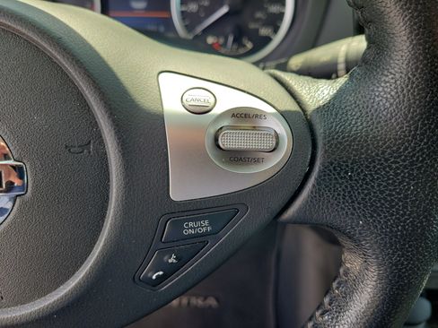 Certified 2019 Nissan Sentra SV FWD image 17