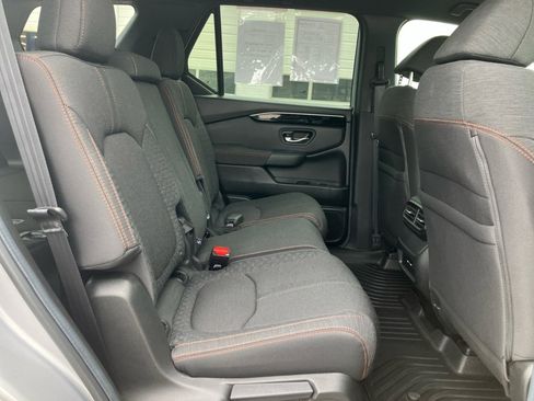 Certified 2025 Honda Pilot Sport image 33