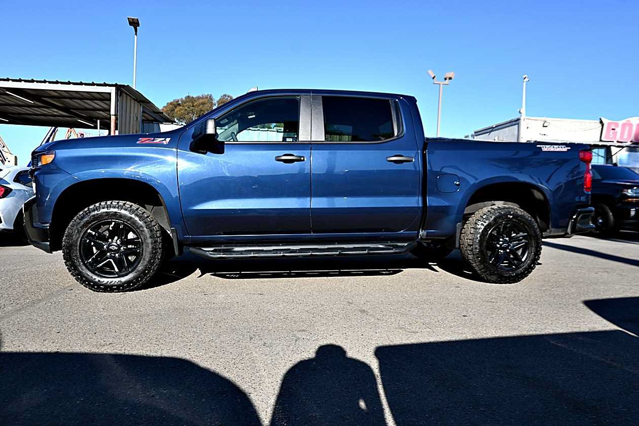Used 2021 Chevrolet Silverado 1500 Custom Trail Boss AWD/4WD image 4
