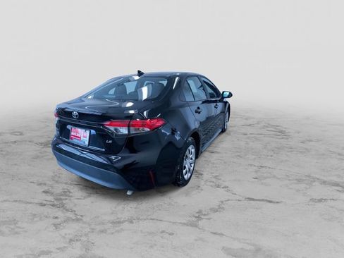 Used 2025 Toyota Corolla LE image 9