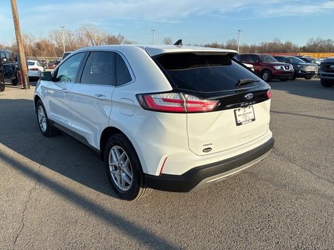 Used 2023 Ford Edge SEL image 3