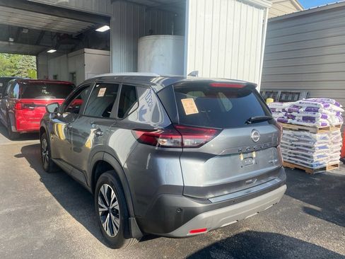 Used 2023 Nissan Rogue SV w/ SV Premium B Package AWD/4WD image 3