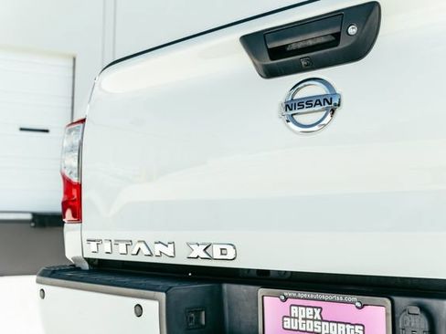 Used 2018 Nissan Titan PRO-4X w/ Pro-4x Convenience Package AWD/4WD image 30