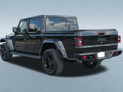 Used 2023 Jeep Gladiator Overland AWD/4WD image 6