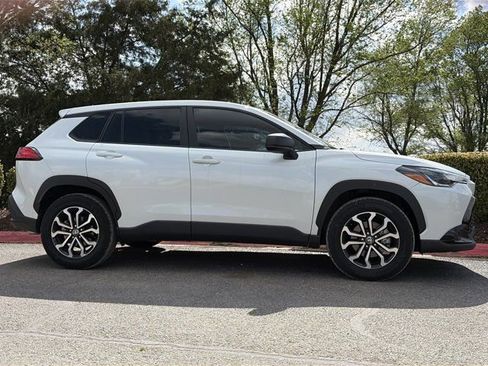 Used 2025 Toyota Corolla Cross AWD Hybrid image 2