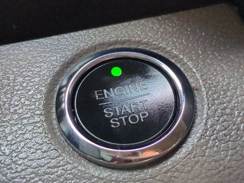 Used 2018 Ford F150 Lariat RWD image 36