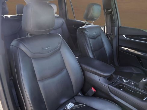 Used 2023 Cadillac XT6 Premium Luxury image 33