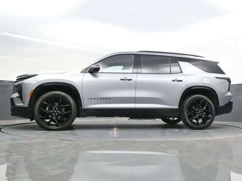 Used 2024 Chevrolet Traverse RS FWD image 46