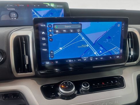 Used 2025 Ford Expedition Active RWD image 16
