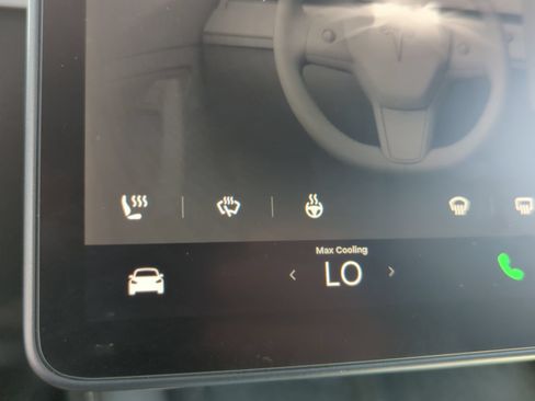 Used 2023 Tesla Model Y Long Range AWD/4WD image 27