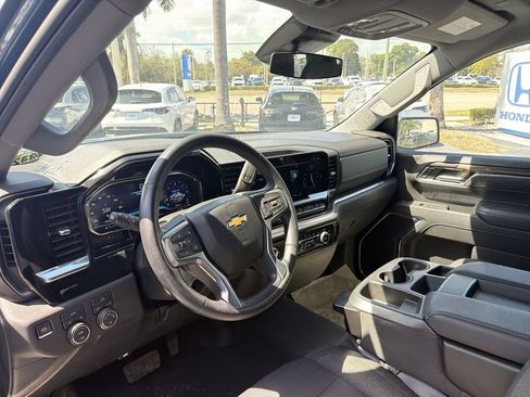 Used 2024 Chevrolet Silverado 1500 LT AWD/4WD image 23
