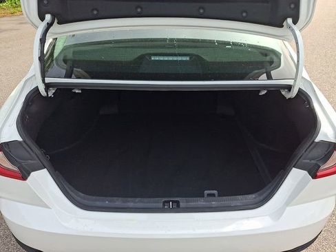 Used 2025 Toyota Camry LE image 31