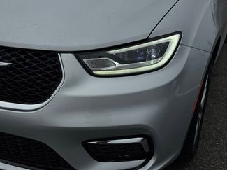 New 2026 Chrysler Pacifica Limited w/ Uconnect Theater Family Group video 2