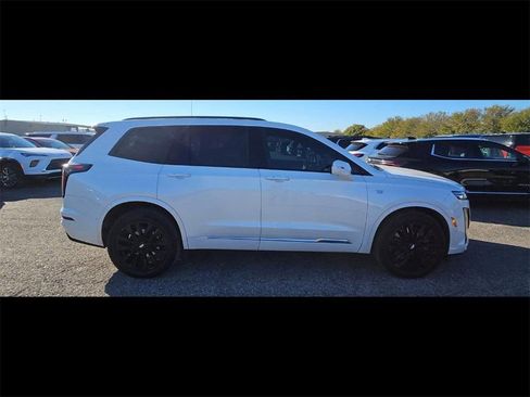 Certified 2025 Cadillac XT6 Sport w/ Platinum Package image 6