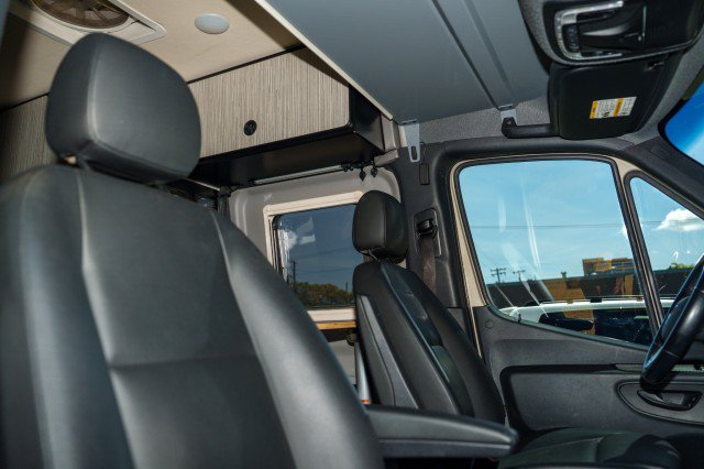 Used 2020 Mercedes-Benz Sprinter 2500 image 27
