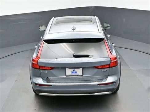 Used 2024 Volvo V60 B5 Cross Country Ultimate image 48