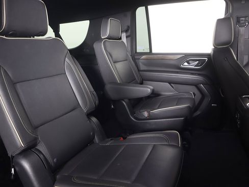 Used 2023 Chevrolet Suburban Premier image 35